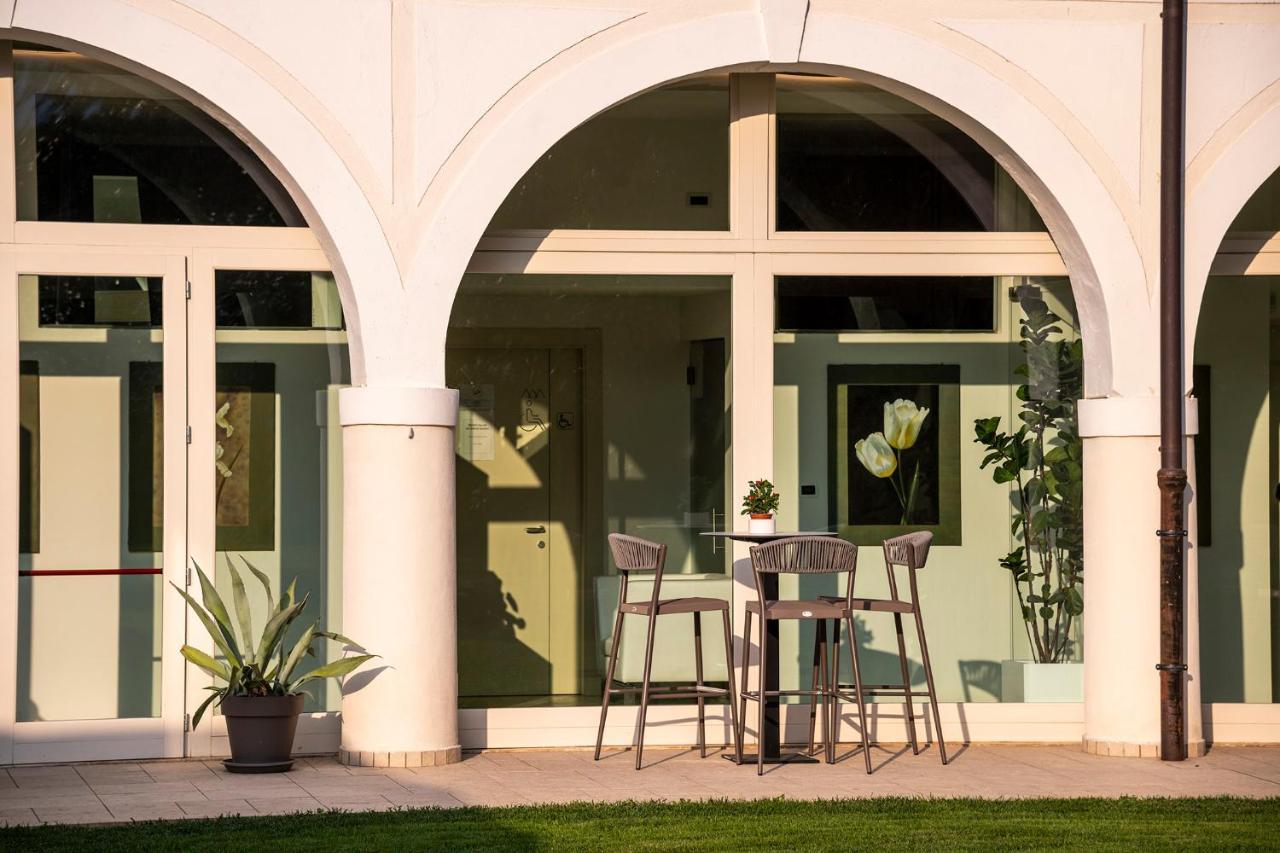 Hotel Villa I Pini Мало Экстерьер фото