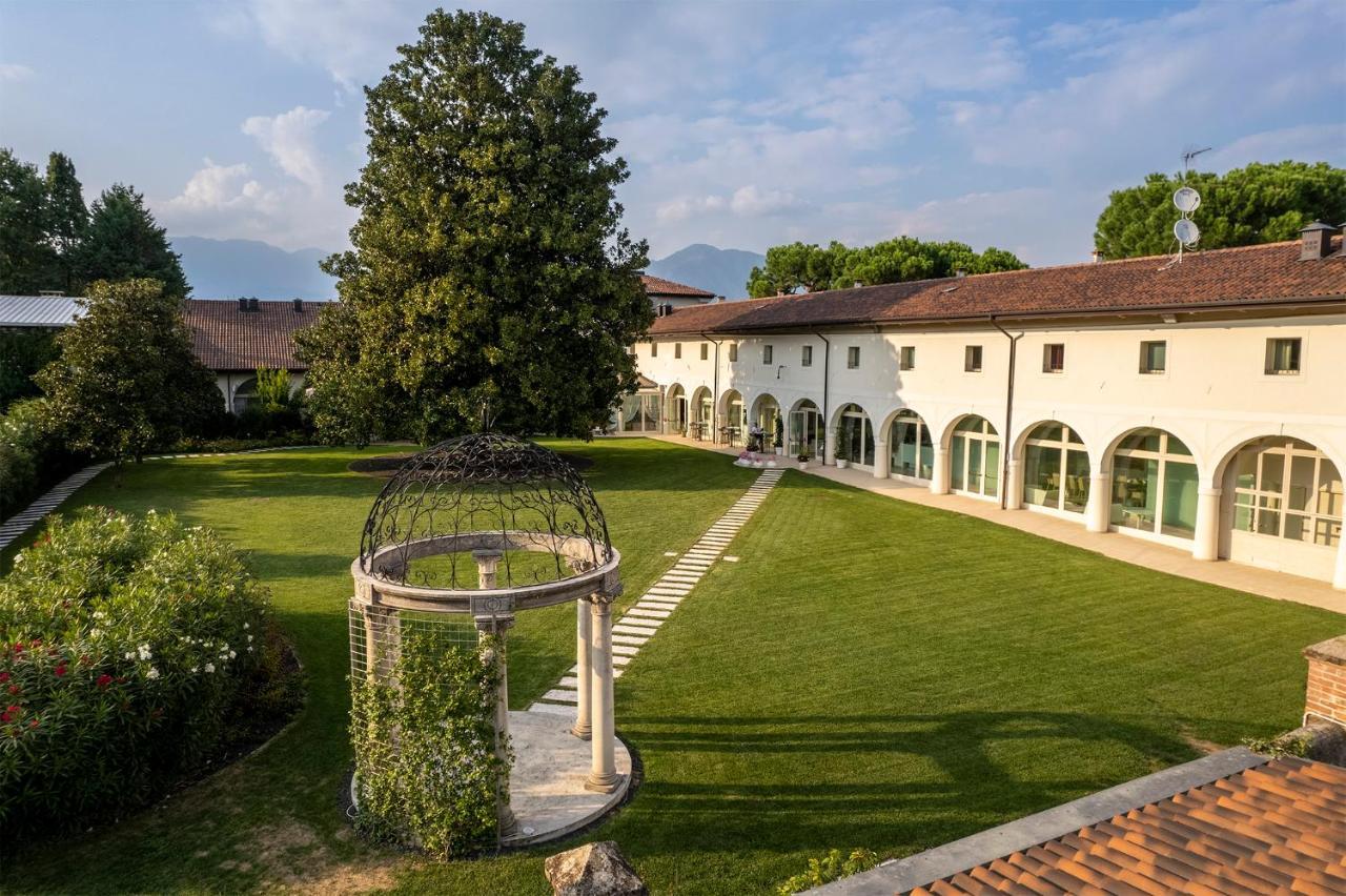 Hotel Villa I Pini Мало Экстерьер фото