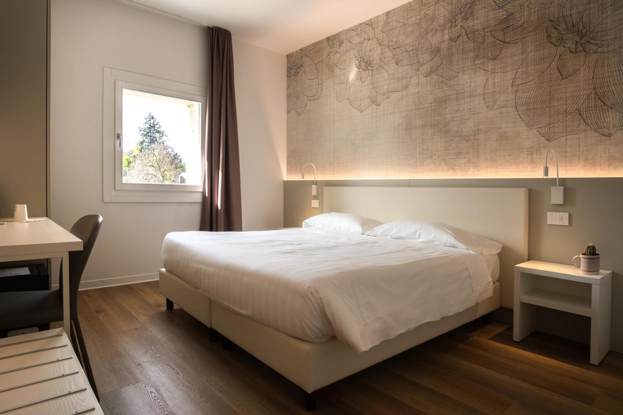 Hotel Villa I Pini Мало Экстерьер фото